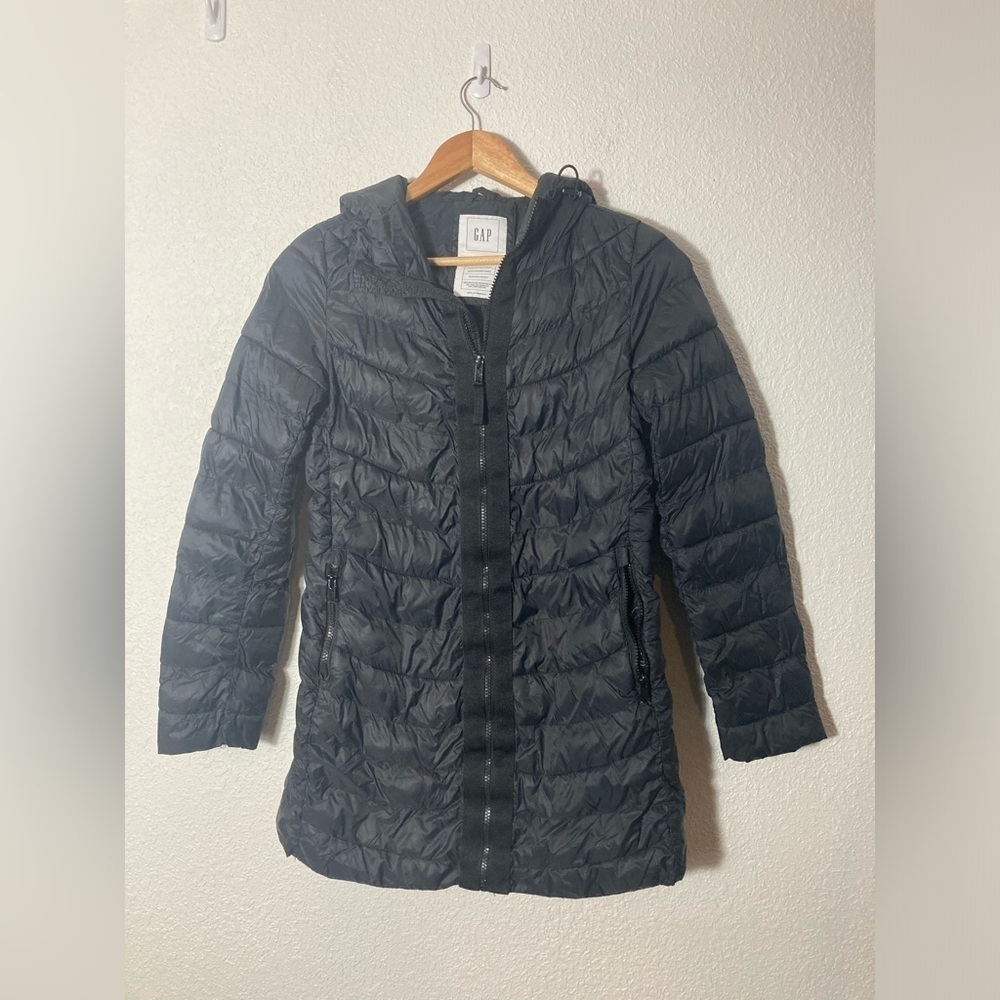 Gap cold control water resistant fabric packs into pocket black puffer coat S